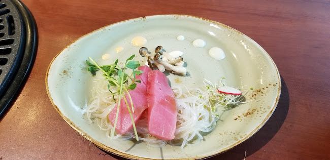 Comentarii opinii despre Meat table 육첩반상 (Hwaro Korean BBQ)