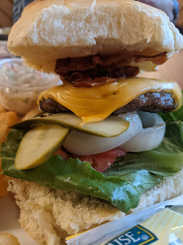 2845 St Paul Ave, Niagara Falls, ON L2J 2L3