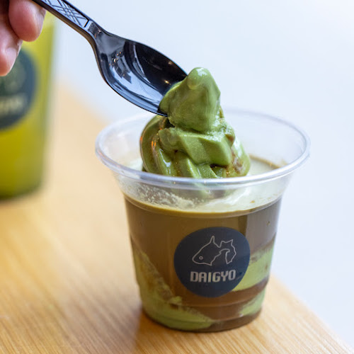 4909 Yonge St, North York, ON M2N 5N4