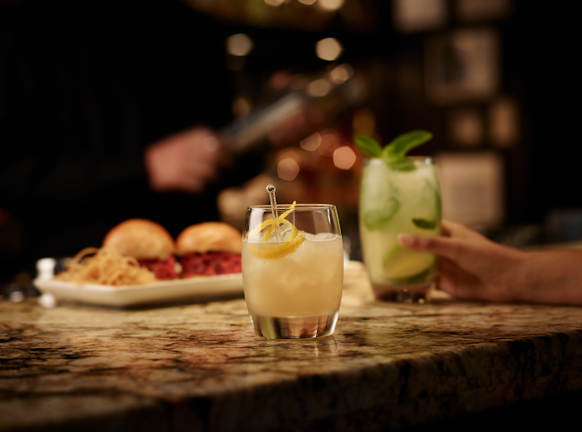 1631 102 St NW, Edmonton, AB T6J 5Z8