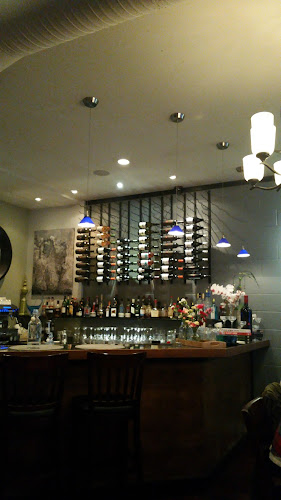 1209 Lonsdale Ave, North Vancouver, BC V7M 2H5