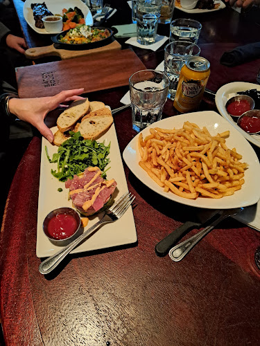 Bâton Rouge Grillhouse & Bar - Hospitality and gastronomy