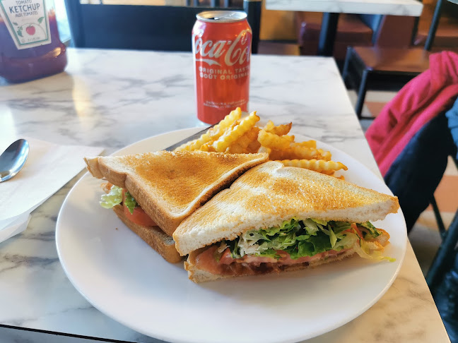 Opinii despre Evelyn's Cafe & Bistro în Vancouver - Hospitality and gastronomy