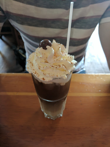 919 Fort St, Victoria, BC V8V 3K3