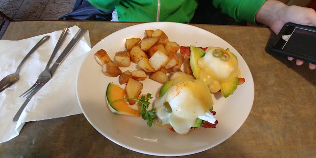 Friends & Neighbours Cafe - Hospitality and gastronomy