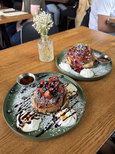 10750 124 St, Edmonton, AB T5M 0H1