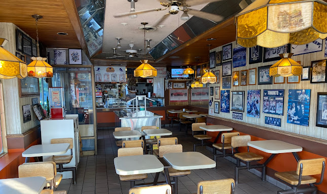 John Anderson Charcoal Broil Hamburgers - Hospitality and gastronomy