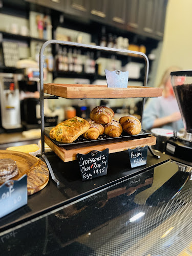 Comentarii opinii despre Coffee Cravings