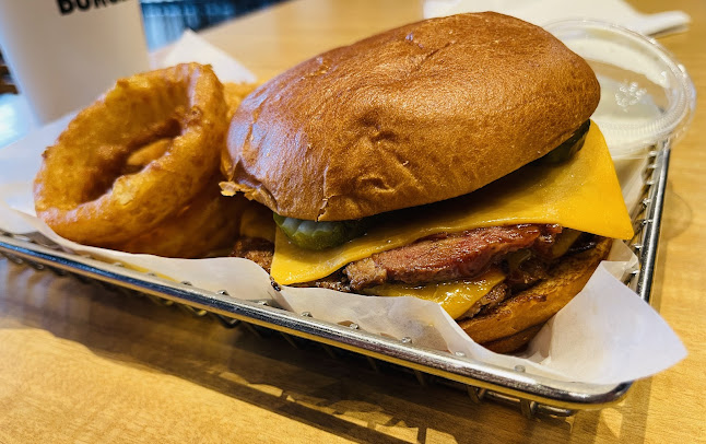 25 High St SE, Calgary, AB T2Z 3T7