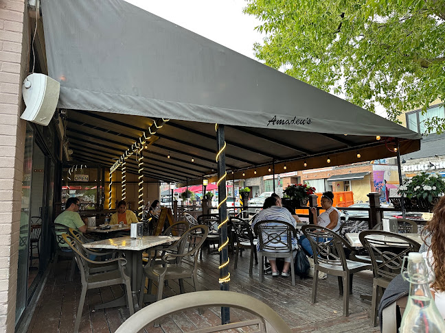 184 Augusta Ave, Toronto, ON M5T 2L6