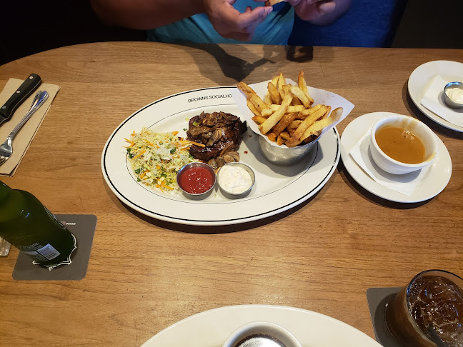 Browns Socialhouse Eagle Landing - Chilliwack