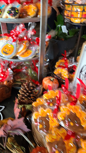 Oishiii Sweets Cafe - Hospitality and gastronomy