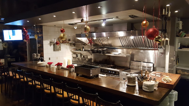 2201 W 1st Ave, Vancouver, BC V6K 1E9