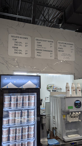 6 Charles St E, Toronto, ON M4Y 1T2