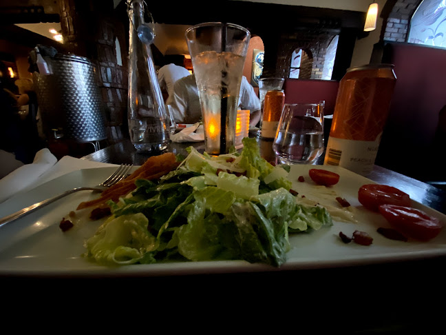 5633 Victoria Ave, Niagara Falls, ON L2G 3L5