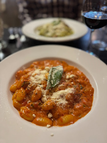 La Vecchia Restaurant Uptown - Toronto
