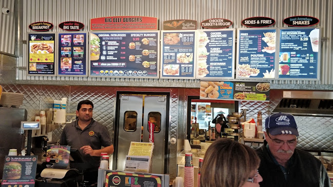 Fatburger Deerfoot - Hospitality and gastronomy