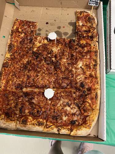 Armando's Pizza - Tecumseh - Hospitality and gastronomy