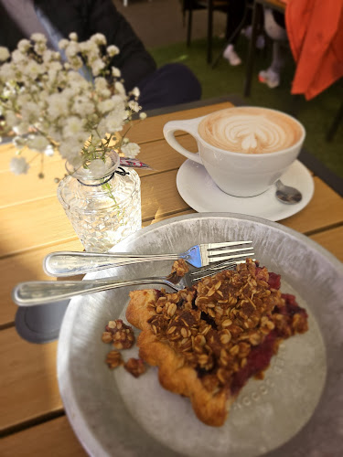 Gabi & Jules Handmade Pies and Baked Goodness - Hospitality and gastronomy