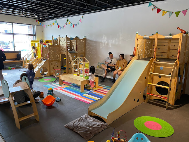 Circus Play Cafe - Hospitality and gastronomy