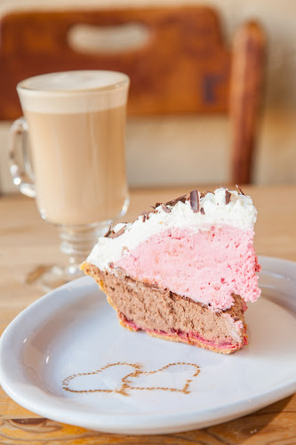 Aphrodite's Organic Pie Shop - Vancouver