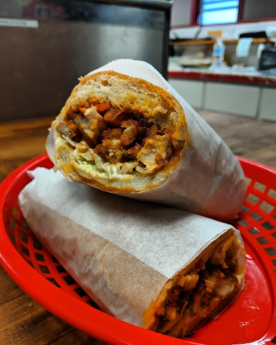 324 Thorold Rd, Welland, ON L3C 3W6