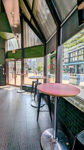 997 Bay St., Toronto, ON M5S 3C4