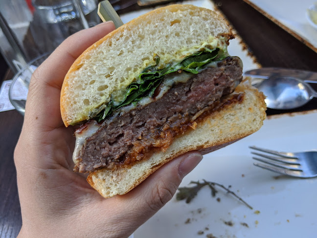 1 Richmond St W, Toronto, ON M5H 3W4