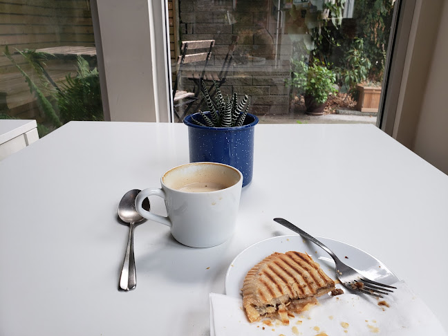 Opinii despre Kranky Cafe in Mount Pleasant în Vancouver - Hospitality and gastronomy