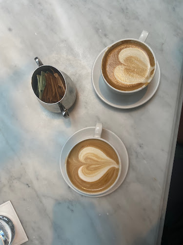 RH Courtyard Restaurant at RH Toronto - Toronto