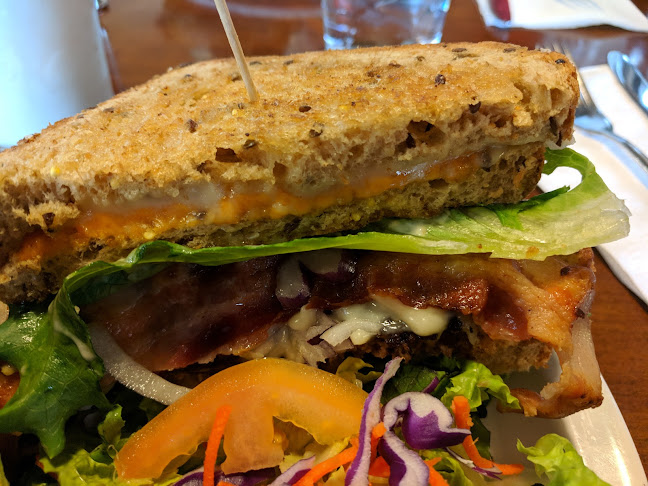 Burger Heaven Restaurant - New Westminster