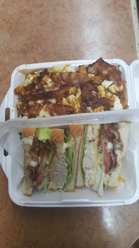 L'Il Mom's Chip Wagon - Hospitality and gastronomy