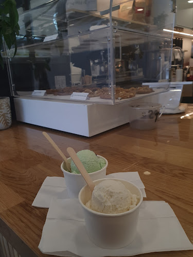 Comentarii opinii despre Paradiso Caffè e Gelato