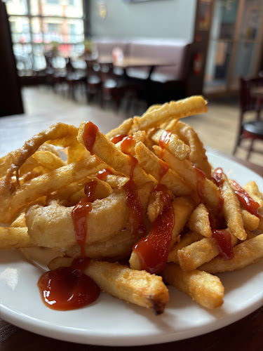 MAPLE MOOSE PUB - Hospitality and gastronomy