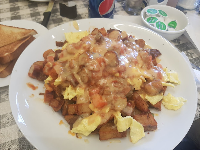 Opinii despre Terry's Comfort Food With Attitude - Pita Nutso fine dining în Penticton - Hospitality and gastronomy