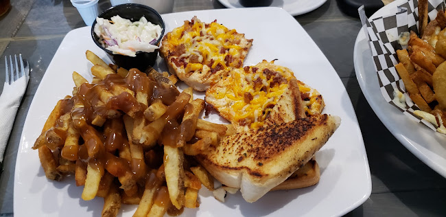 Baacos Bar & Grill - Thompson