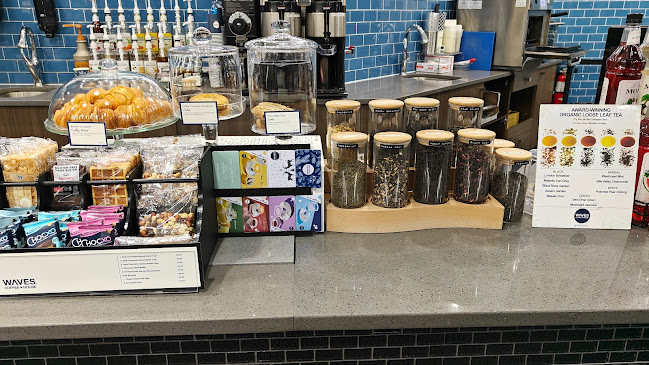 Comentarii opinii despre Waves Coffee House - 8th and 8th