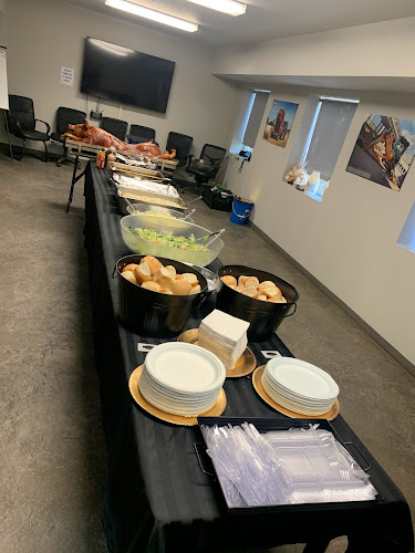 Opinii despre All Seasons Pig Roast & Catering în Red Deer - Hospitality and gastronomy