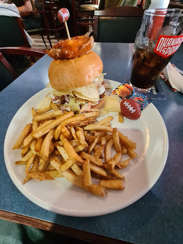 Comentarii opinii despre The Roster Sports Club Bar & Grill