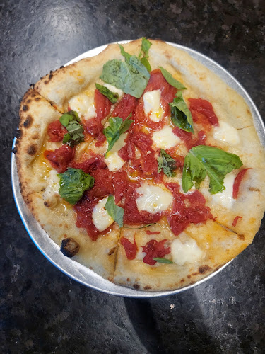 242 Hargrave St, Winnipeg, MB R3C 0M8