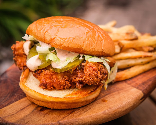 211 Hunter St W, Peterborough, ON K9H 2L1