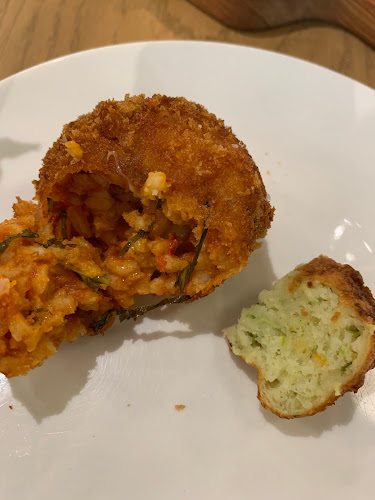 55 Bloor St W, Toronto, ON M4W 1A5