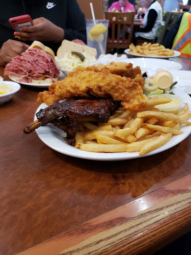 Opinii despre Fireside Deli & Family Restaurant în Kitchener - Hospitality and gastronomy