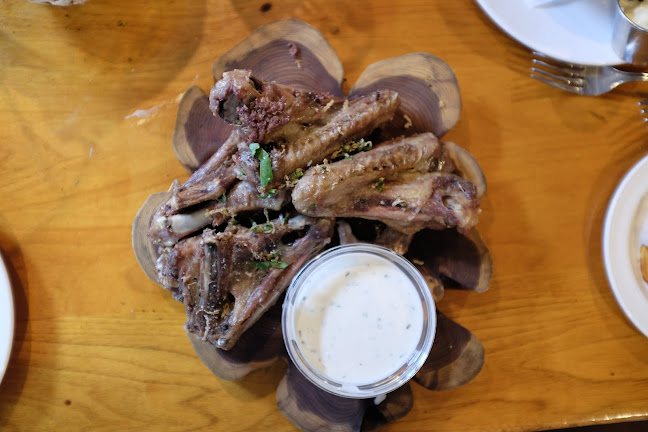 Opinii despre Chez Piggy Restaurant & Bar în Kingston - Hospitality and gastronomy