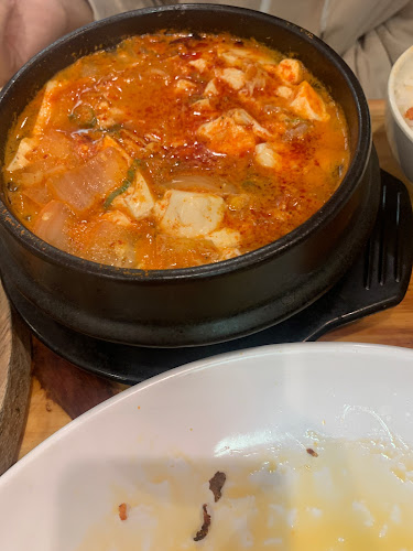 823 Bay St, Victoria, BC V8T 1R3