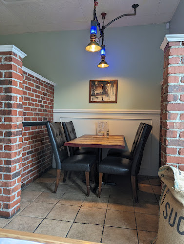 364 8th St #103, Courtenay, BC V9N 2N6