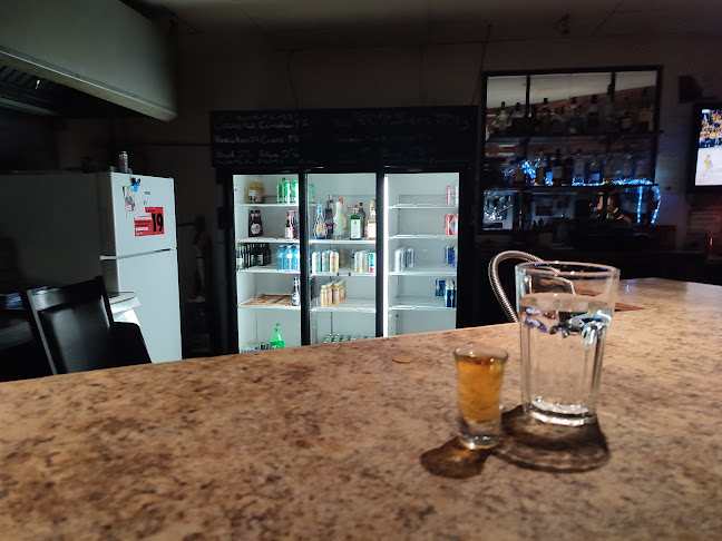 Wally's World Bar And Grill