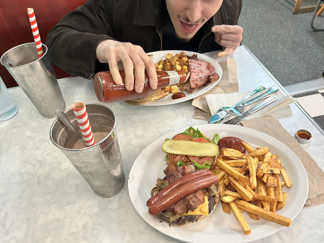 Opinii despre Bobby Sox 50's Diner în Maple Ridge - Hospitality and gastronomy