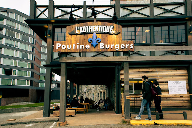 L'Authentique Poutine and Burgers - Hospitality and gastronomy