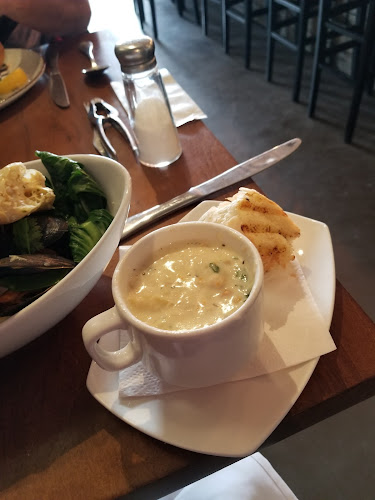 Comentarii opinii despre Tide and Vine Oyster House